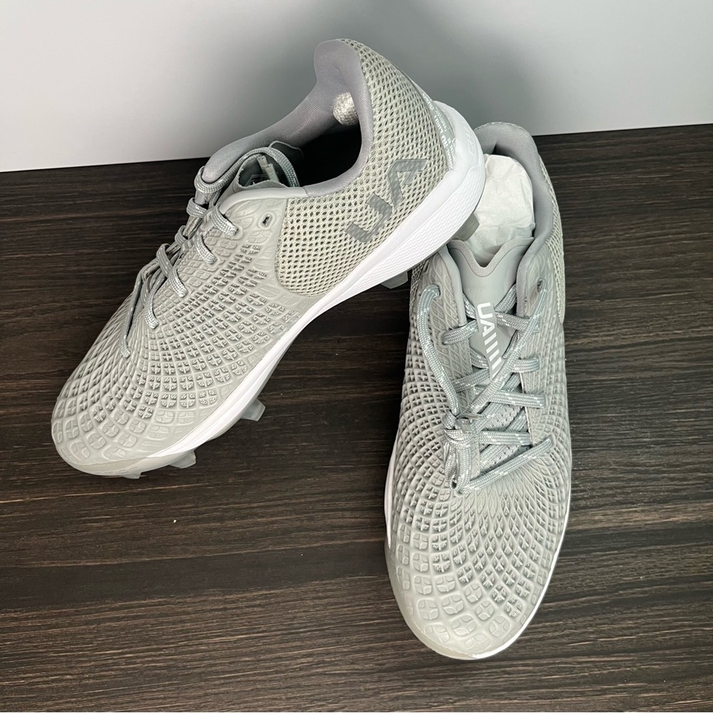 Under Armour Women's Glyde 2.0 MT softball cleats Baseball Gray athletic sport